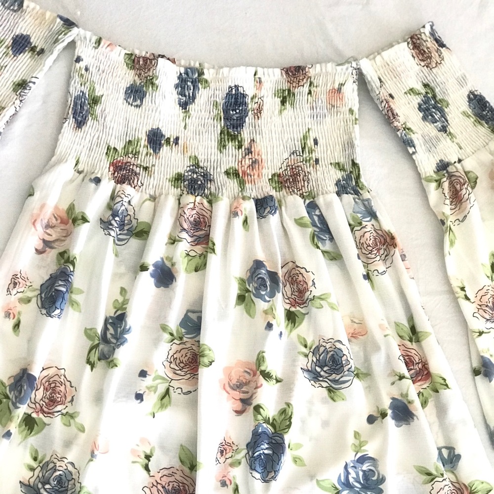 Flowery off the shoulder Top with long sleeves
